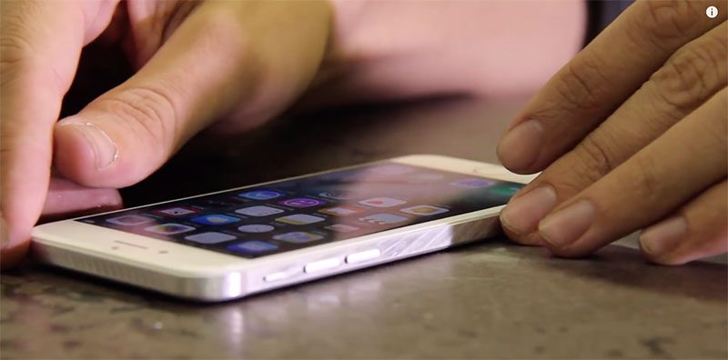 iPhone 7 met geschuurde zijkant