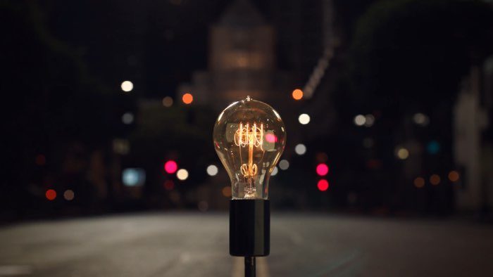 Apple Bulbs reclamespot voor MacBook Pro