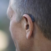 Man met ReSound Linx