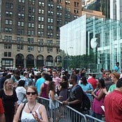 Zo verliep de verkoopstart van de allereerste iPhone in 2007