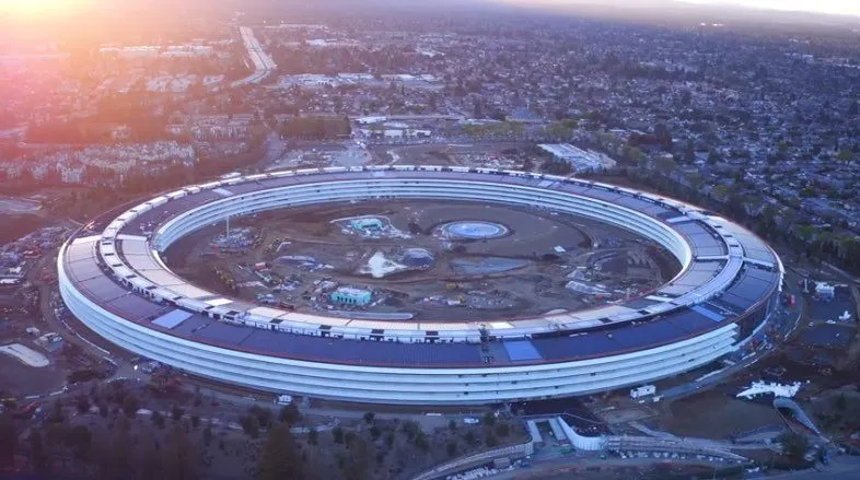 Apple Park in het zonnetje in nieuwe drone-video