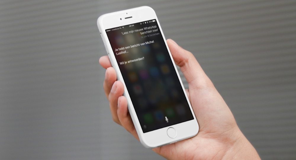Siri leest WhatsApp-berichten voor.