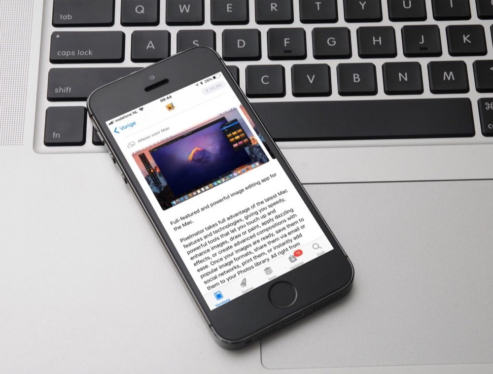 iPhone met iOS 11 en een preview van een Mac-app in de App Store.
