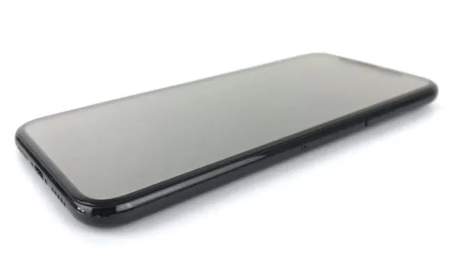 Gezichtsherkenning iPhone 8 werkt ook als het toestel op tafel ligt