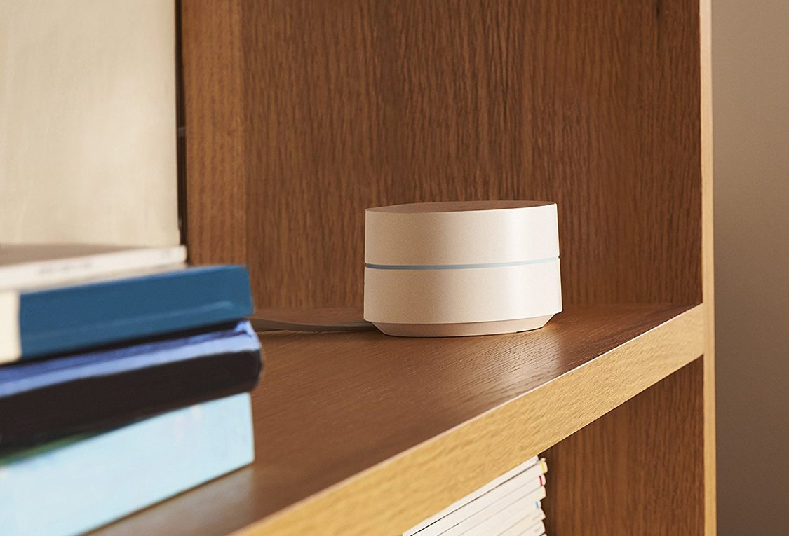 Google WIfi in boekenkast