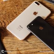 iPhone 8 review: liggend op bureau