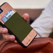 Kan je bankpasje beschadigen door magneten en draadloze opladers? Wij zochten het uit!