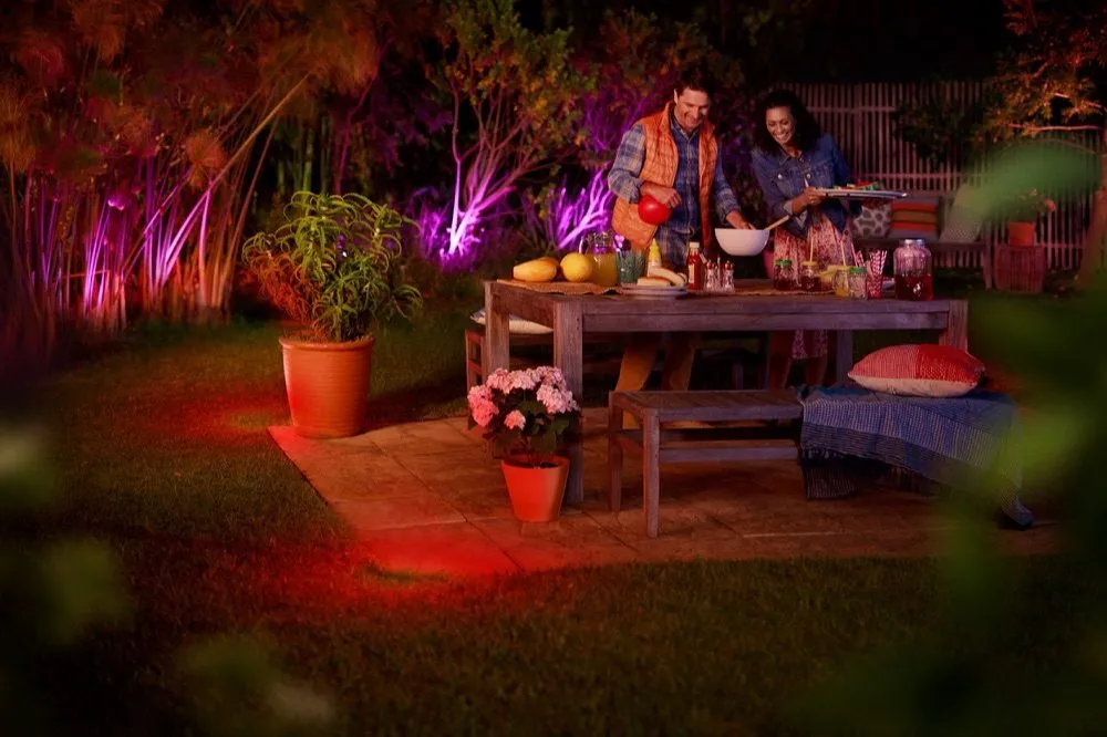 Philips Hue vanaf de zomer ook met buitenverlichting [CES 2018]