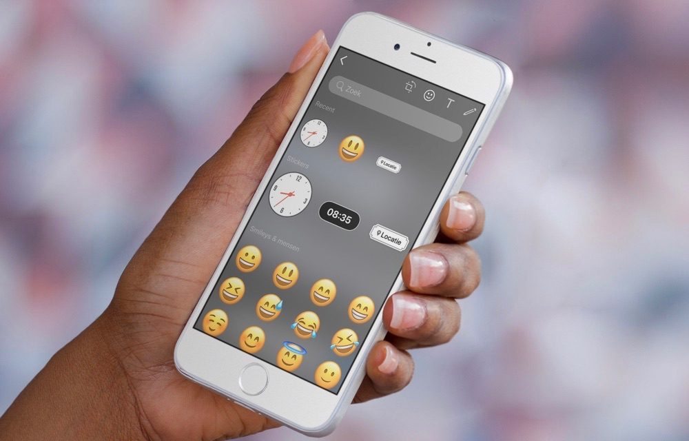 Stickers op foto's plakken in WhatsApp.