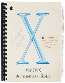 Mac OS X handleiding met Jobs' handtekening