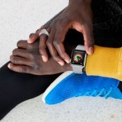 Apple Watch promo met activiteitenringen en workout