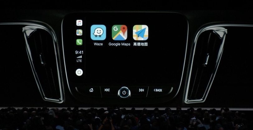 CarPlay in iOS 12 met navigatie-apps.