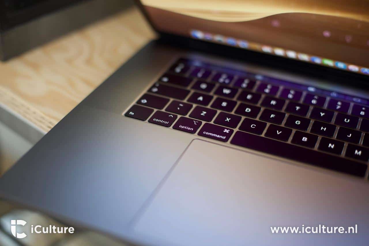 Close-up van MacBook Pro 2018 toetsenbord.