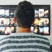 Filmavond op afstand? Zo kijk je samen naar Netflix