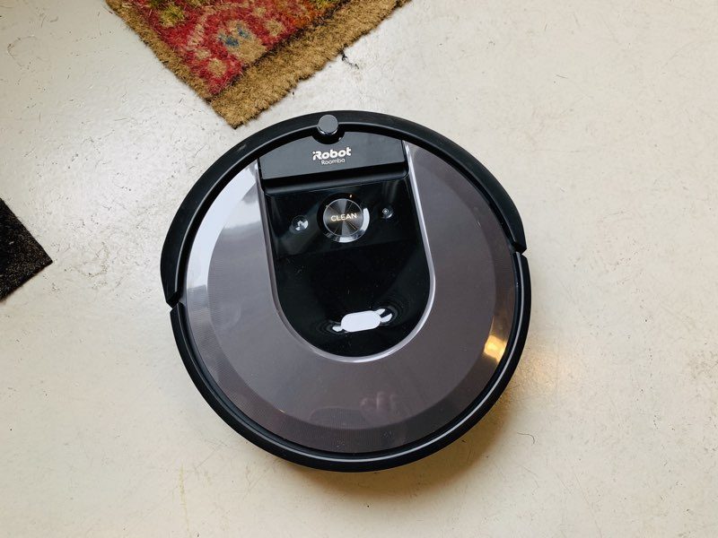 Roomba i7 review: bovenaanzicht van de stofzuiger