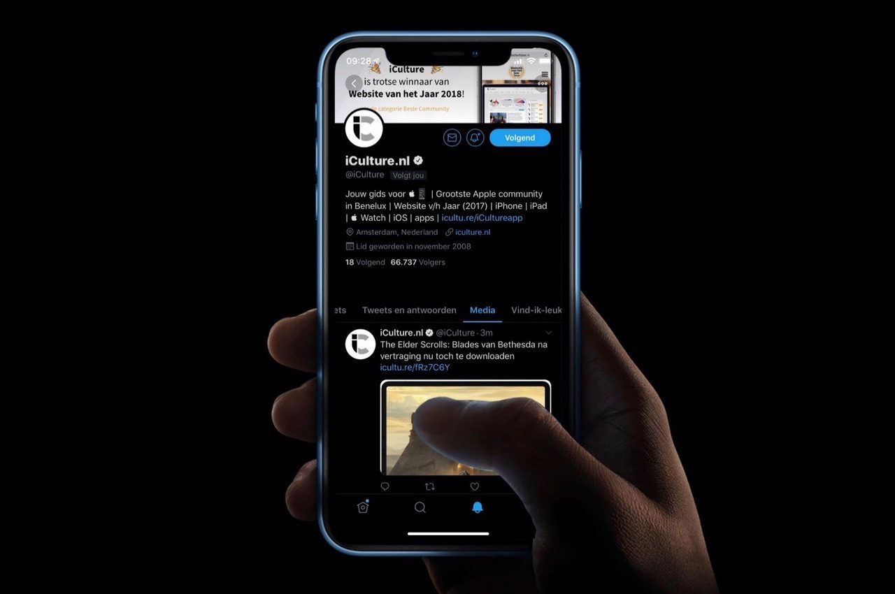 Twitter dark mode.