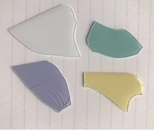 Gekleurde scherven van iPhone XR 2019.