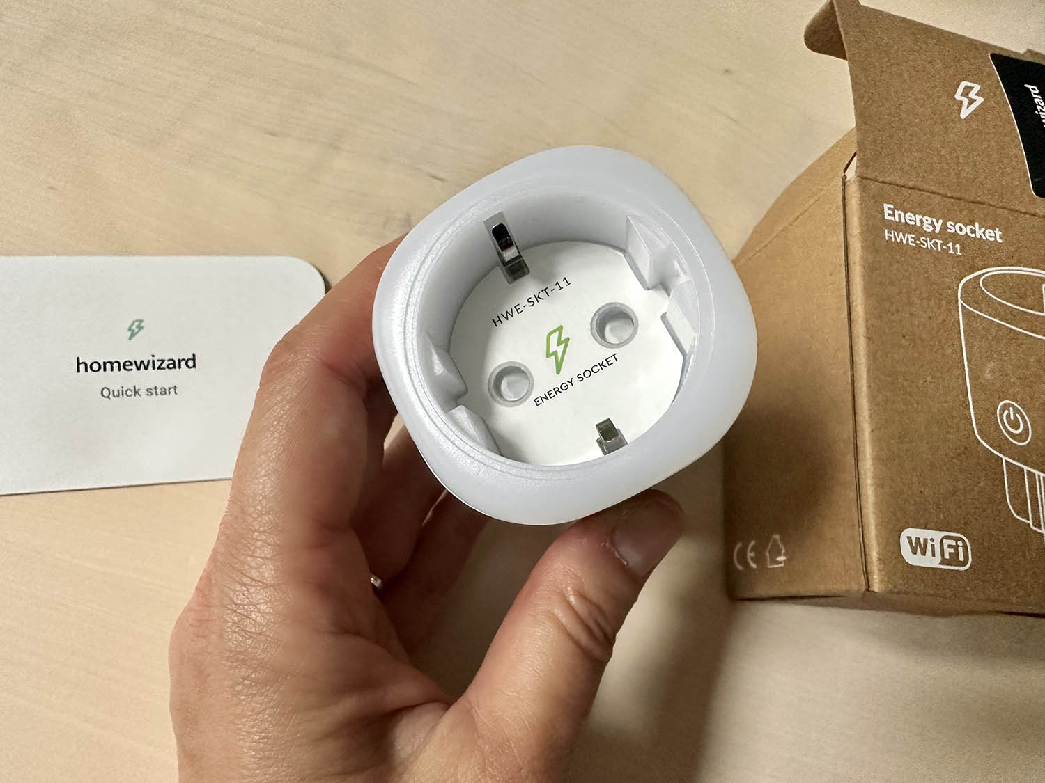 HomeWizard Energy Socket in de hand