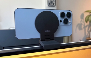 Belkin iPhone-houder met MagSafe voor Mac-desktops aan de voorkant