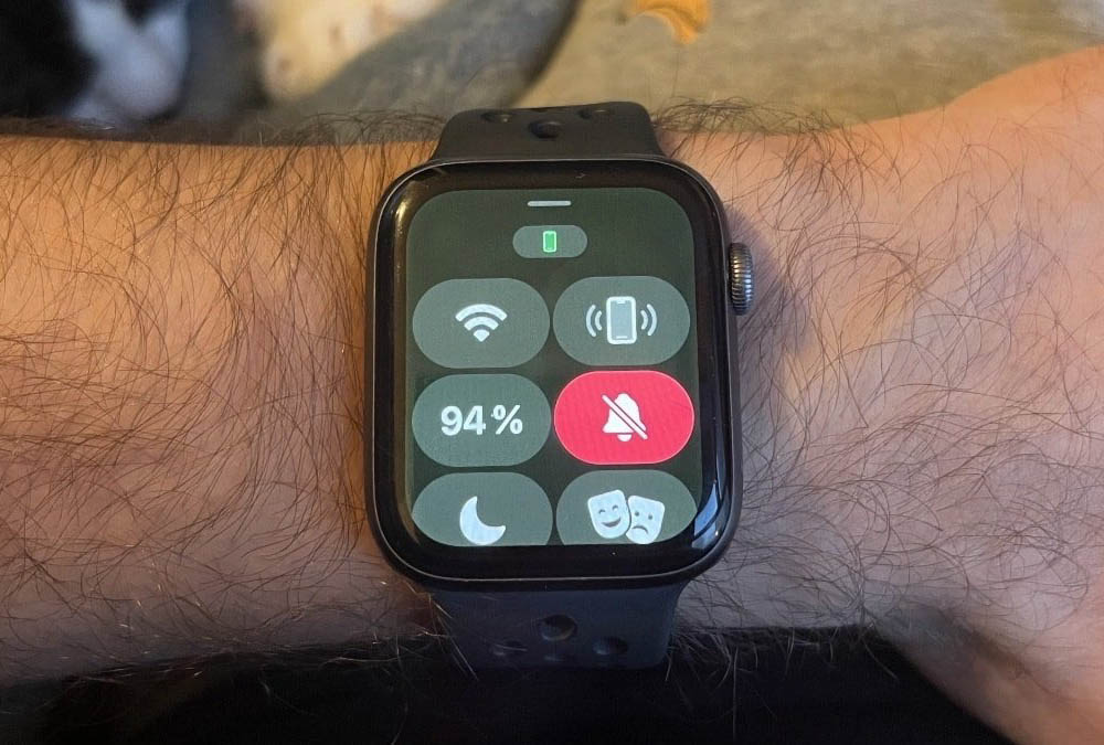 Grijsgroene tint op Apple Watch