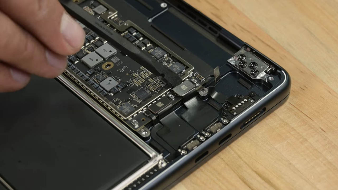 iFixit 15-inch MacBook Air teardown