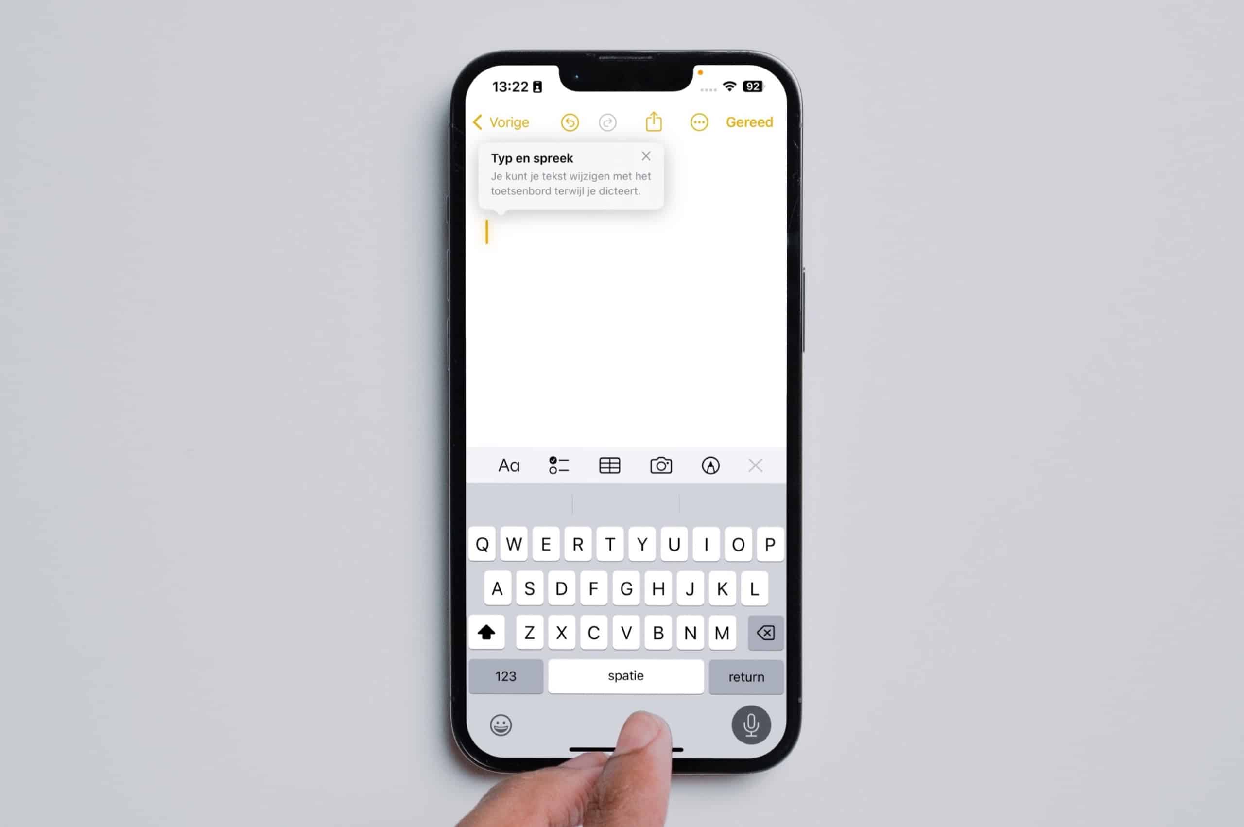 Dictation on your iPhone: type text by speaking (with more features in Dutch from iOS 17)