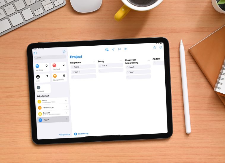iPad met Herinneringen-app en kolomweergave