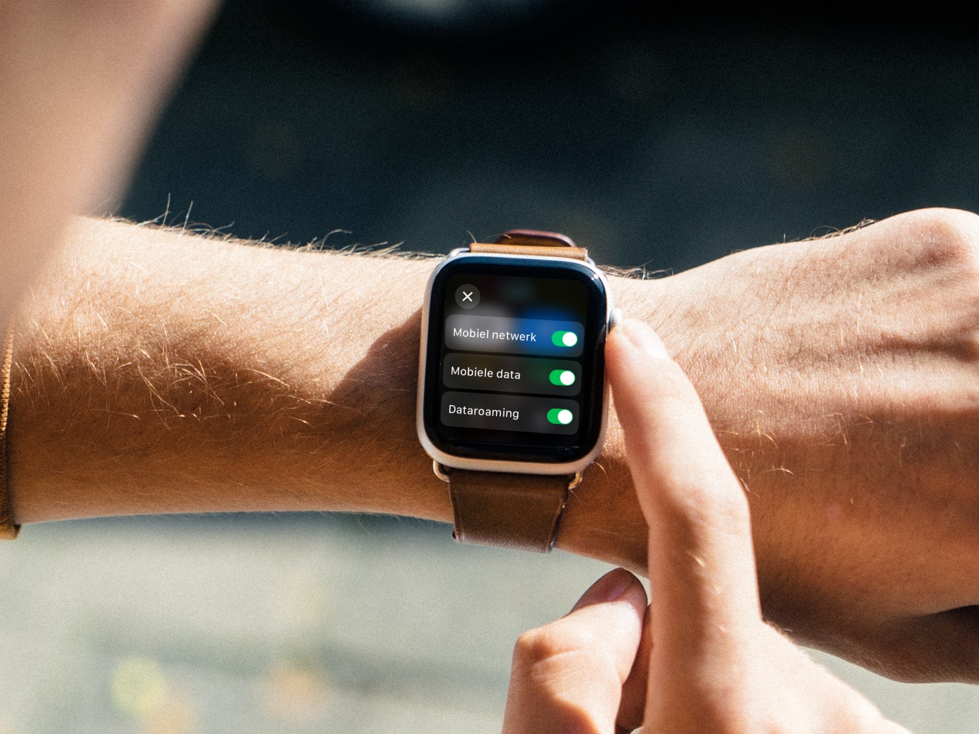 Apple Watch Cellular met instellingen voor mobiel netwerk, mobiele data en dataroaming