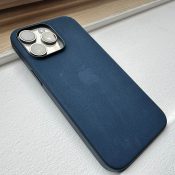 FineWoven-case iPhone 15 na gebruik