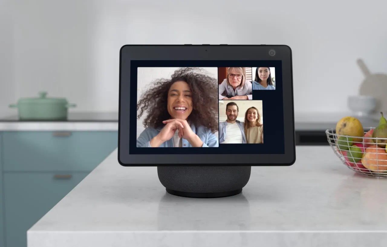 Amazon Echo Show 10 met videocall