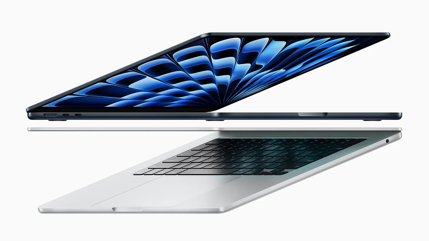 MacBook Air M3 2024 opengeklapt