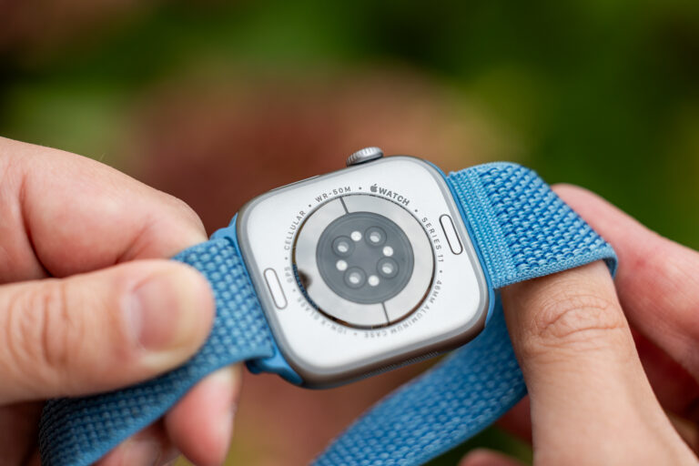 Review Apple Watch Series 11: onderkant