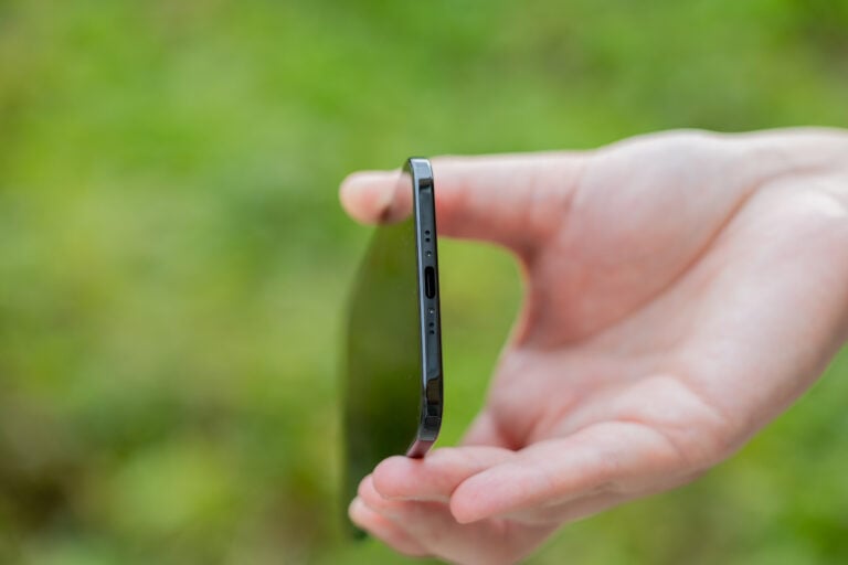 iPhone Air usb-c-poort