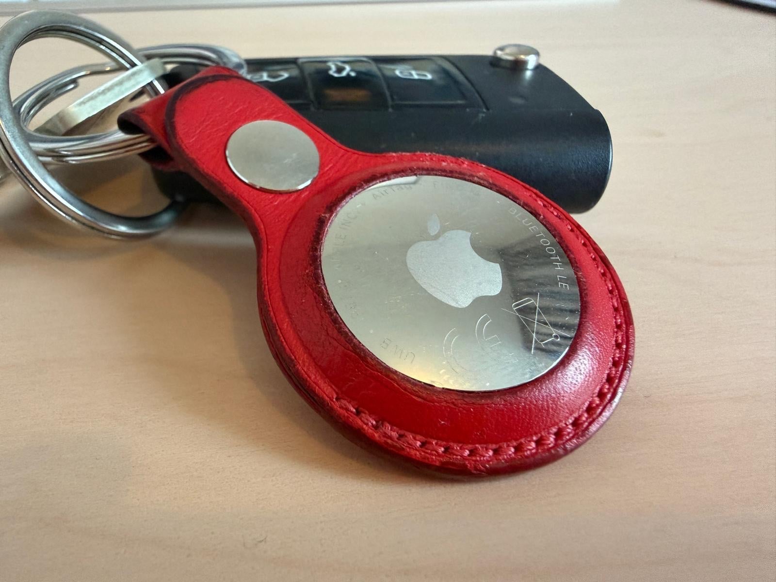 AirTag 2 review aan sleutelbos