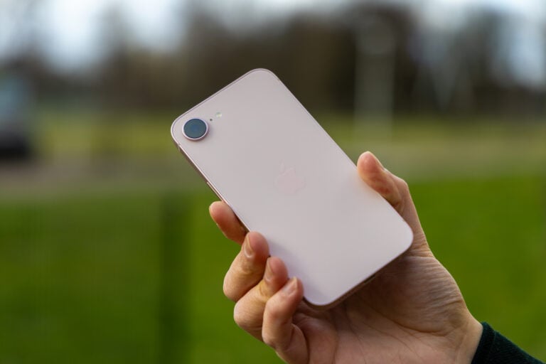 iPhone 17e achterkant buiten
