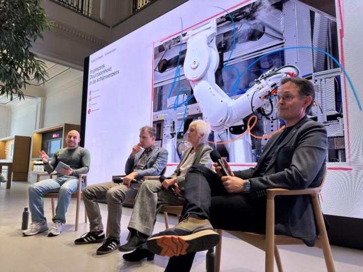Apple 50 Years Celebration over duurzaamheid in Apple Store Amsterdam
