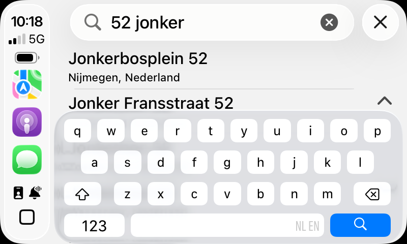 Toetsenbord voor adres zoeken in Apple Kaarten in CarPlay