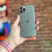 iPhone 11 Pro eerste indruk: iPhone 11 Pro achterkant in de hand