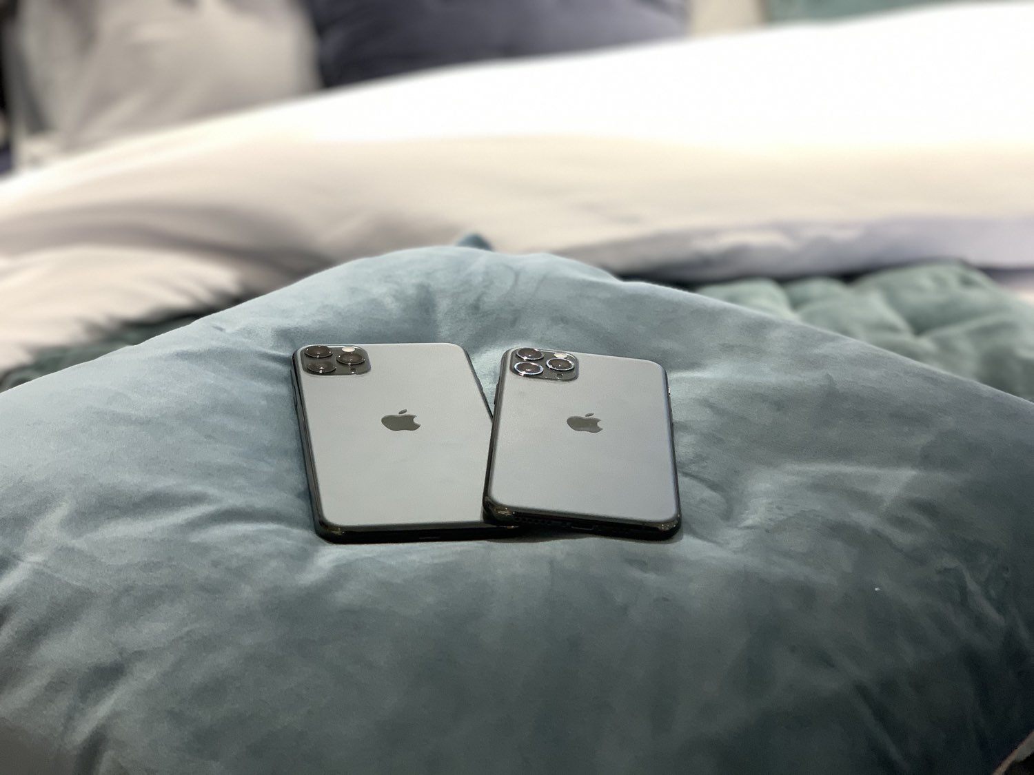 iPhone 11 Pro review: de iPhones in bed