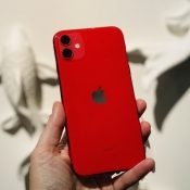 iPhone 11 review in de hand