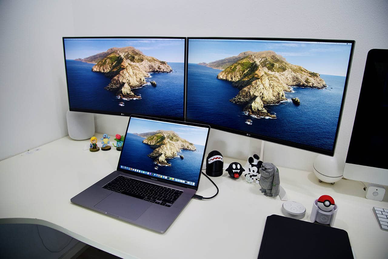 Thuiswerkplek Bas met LG-scherm en MacBook Pro