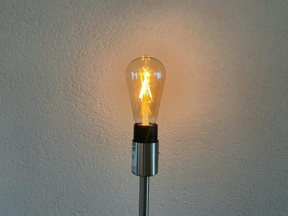 WiZ Filament lamp.