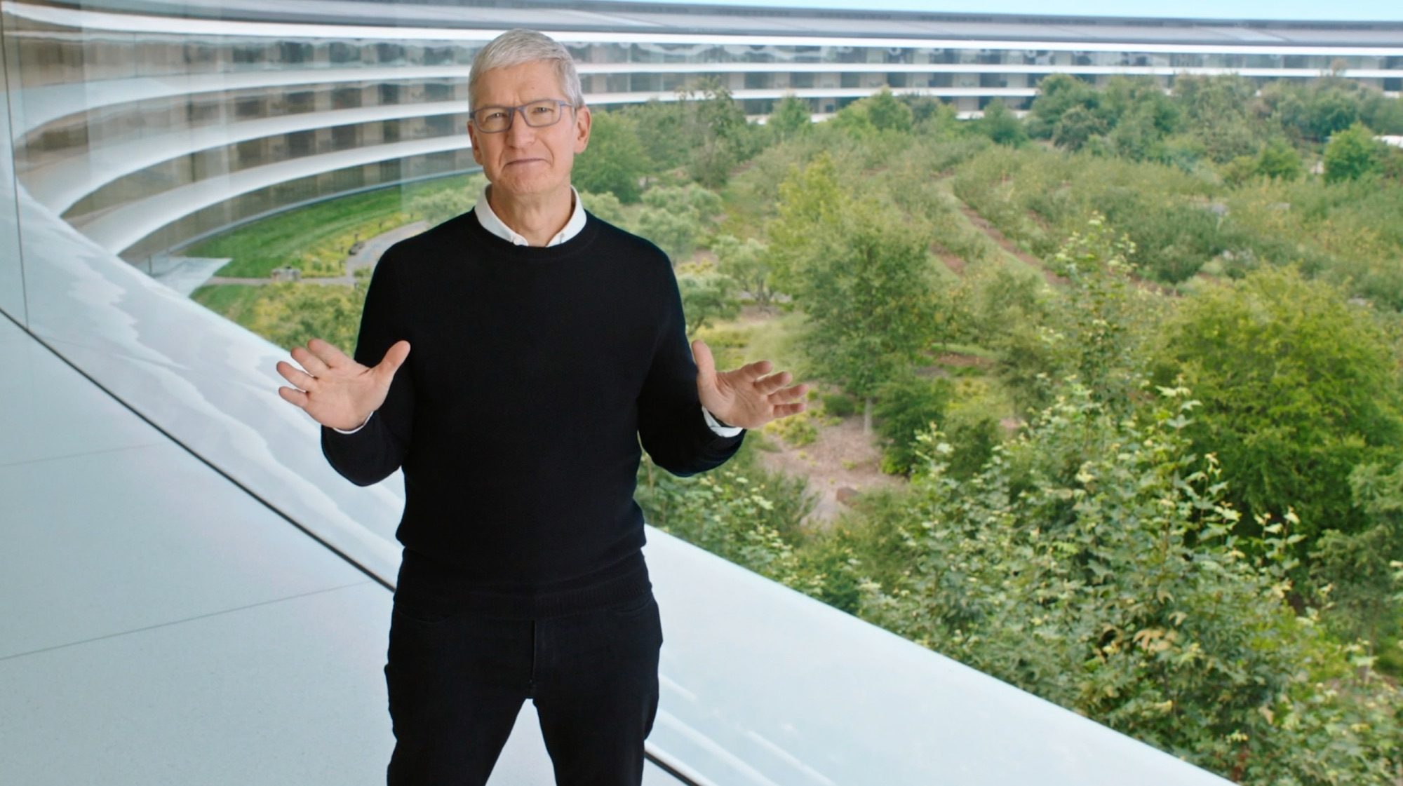 Tim Cook bij Apple Park