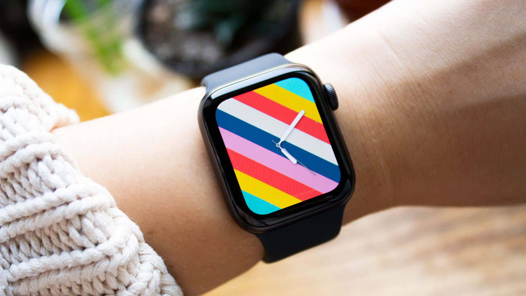 Apple Watch SE hands-on van Gizmodo.