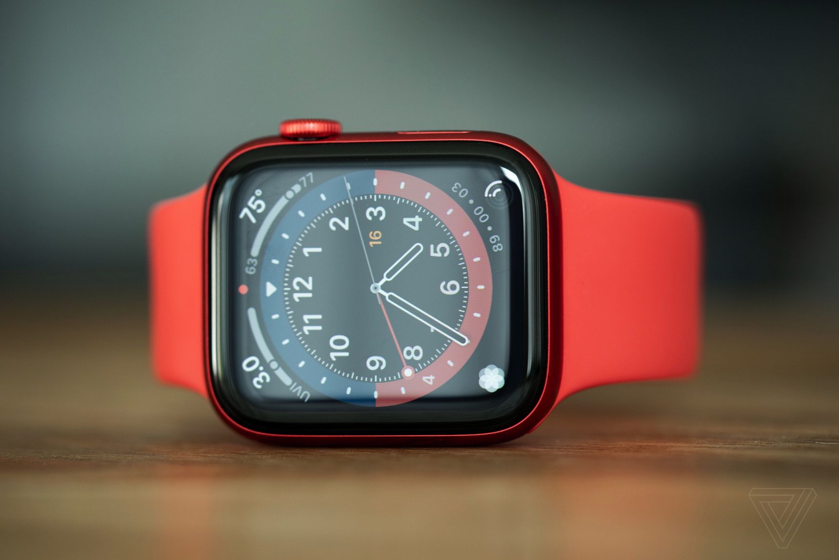 Apple Watch Series 6 hands-on van The Verge.