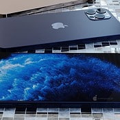 iPhone 12 Pro render in blauw met scherm en achterkant.