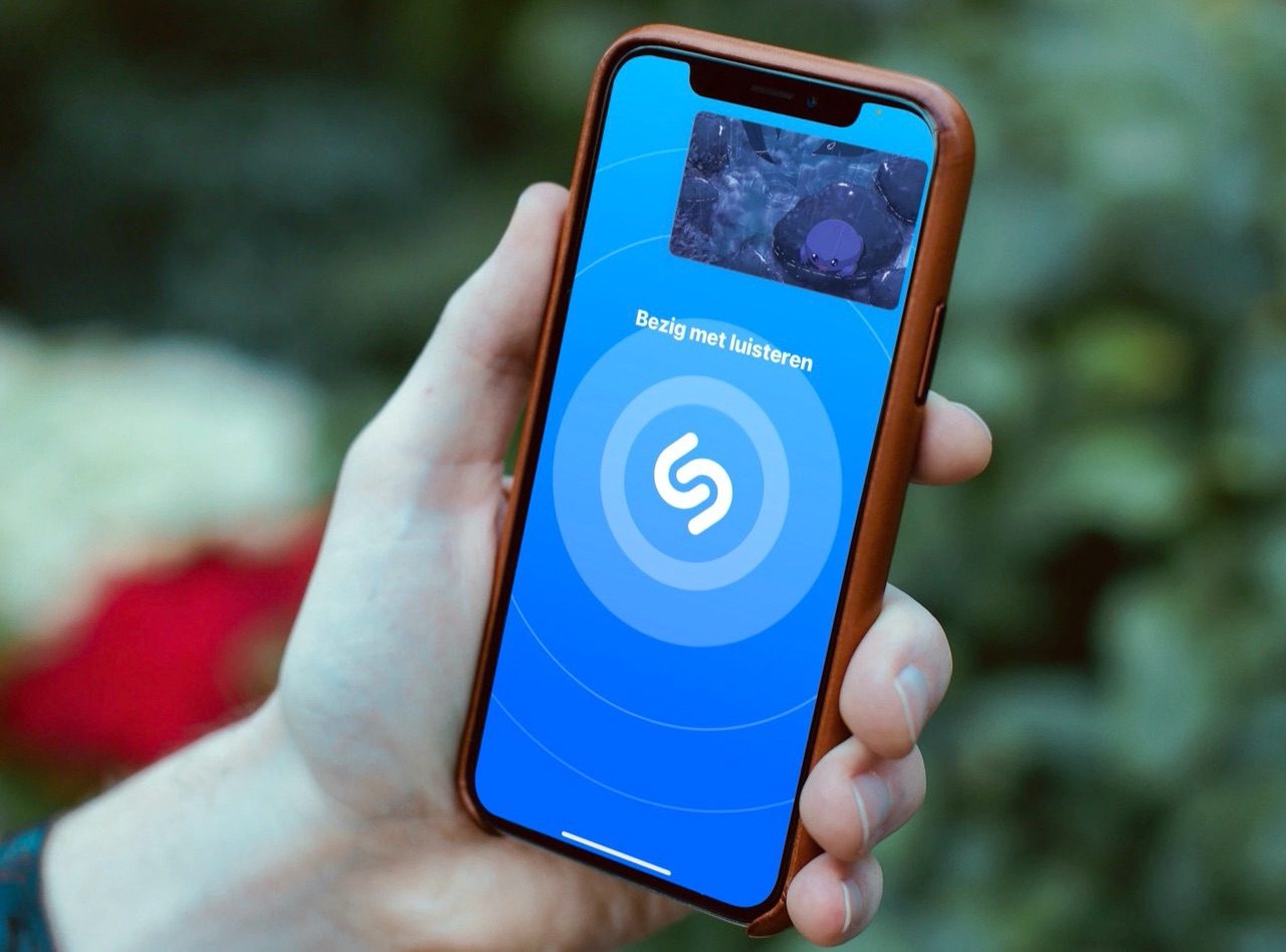 Shazam met picture in picture video.