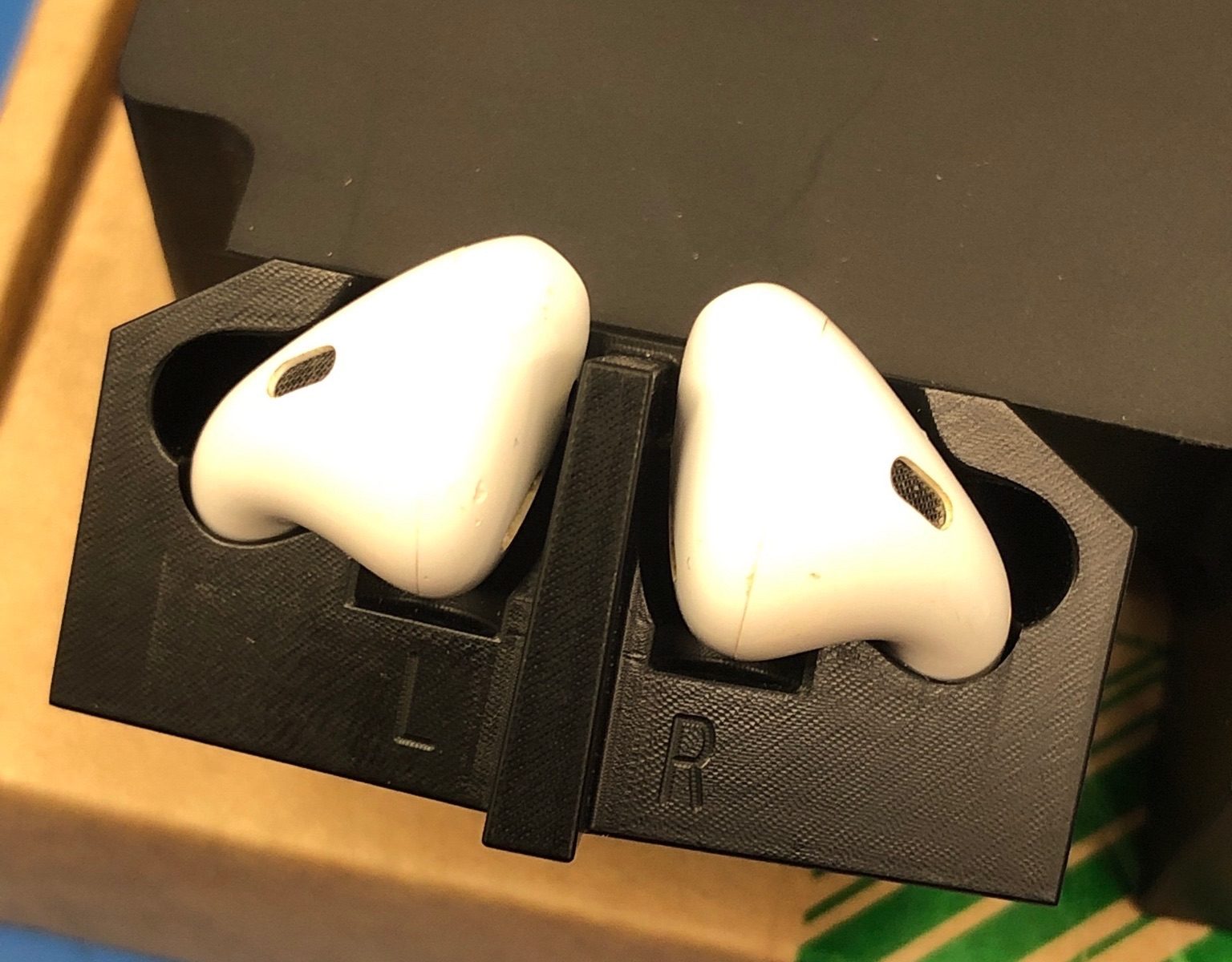 AirPods tool voor audio test in Apple Store.