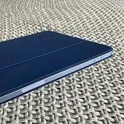 iPad Air 2020 met Smart Folio case in blauw.