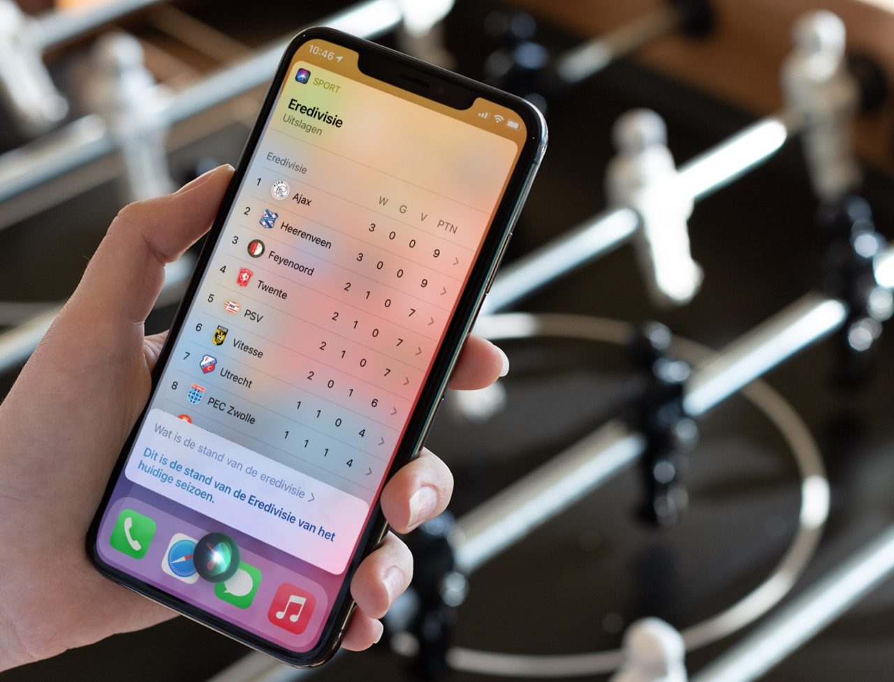 Siri met voetbal vragen.